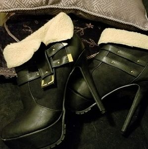 Stiletto boots with soft inner sole